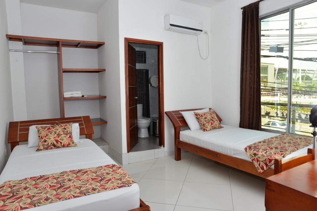 Hotel Canoa Inn Caucasia Exterior photo
